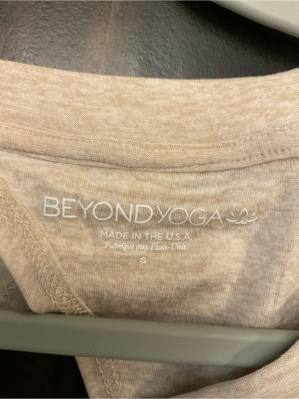 Beyond Yoga Light Gray Short Sleeve Scoop Neck Top - Picture 3 of 4
